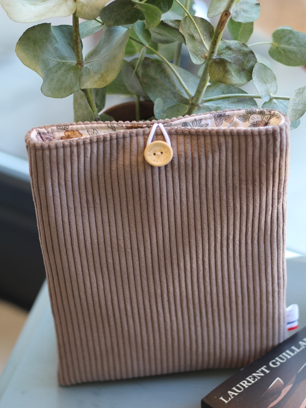 Pochette Ă Livre Velours Brun Marion