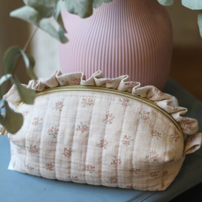Trousse Beige à Volants Fleurs Roses