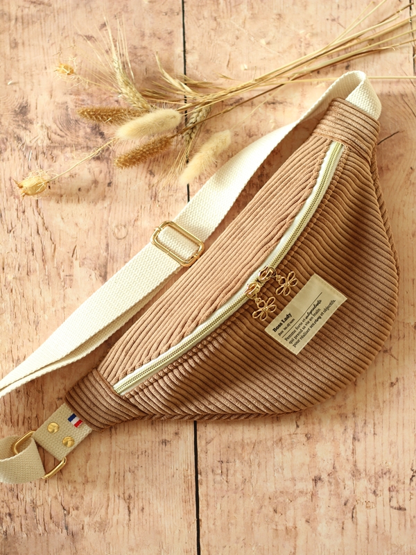 Banane Velours Taupe Isaure