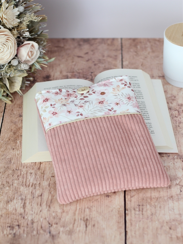 Pochette Ă Livre Vieux Rose Ambroise devant Pochette Ă Livre Vieux Rose Ambroise devant