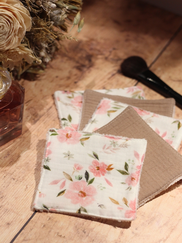 LINGETTES FLEURS ROSES