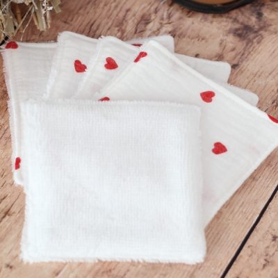 LINGETTES PETITS COEURS ROUGES DOS