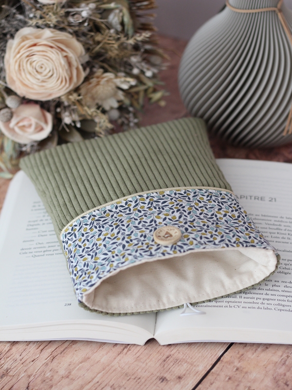 Pochette à Livre Velours Kaki Florina Intérieur Pochette à Livre Velours Kaki Florina Intérieur