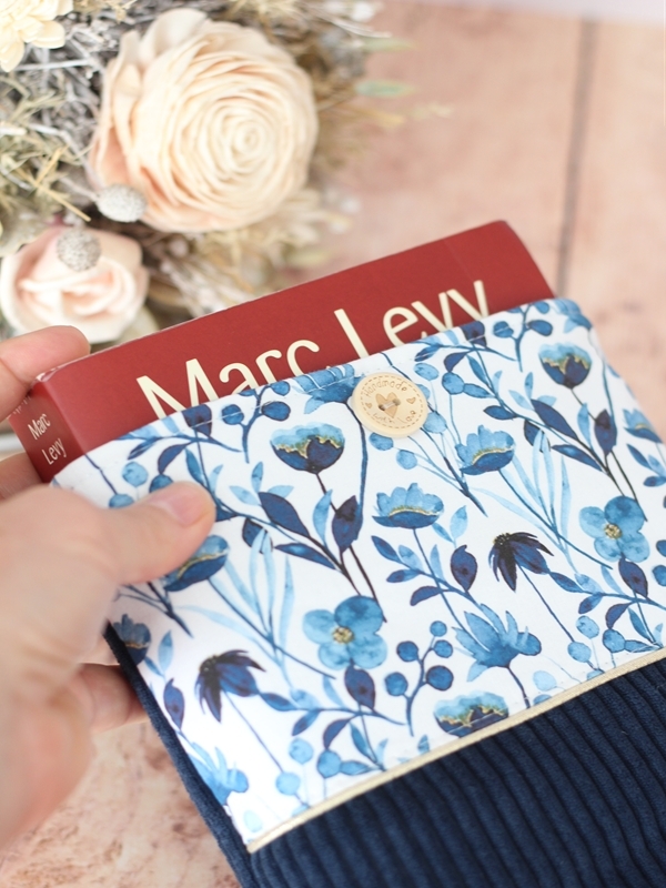 Pochette à Livre Velours Marine Lou Livre Pochette à Livre Velours Marine Lou Livre