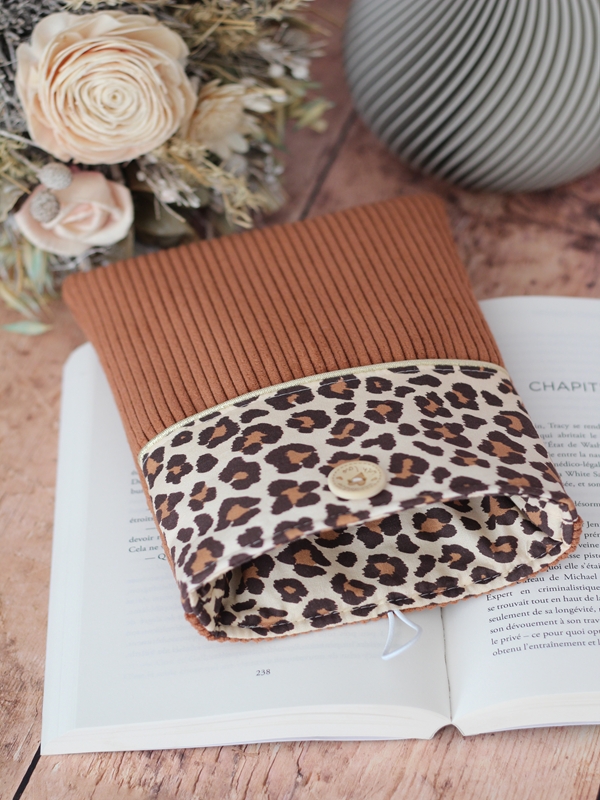 Pochette à Livre Velours Rouille Léopard Intérieur Pochette à Livre Velours Rouille Léopard Intérieur