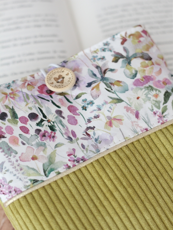 Pochette à Livre Velours Vert Felda Devant Pochette à Livre Velours Vert Felda Devant